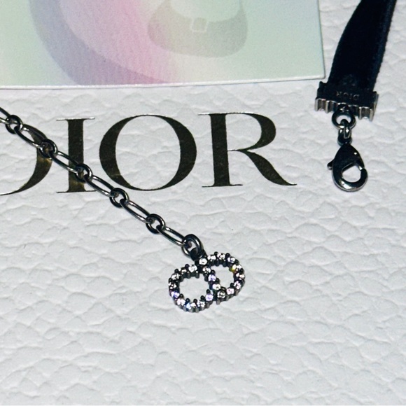 Dior: JADIOR Choker Rhinestone Logo Velvet Necklace - Picture 10 of 12